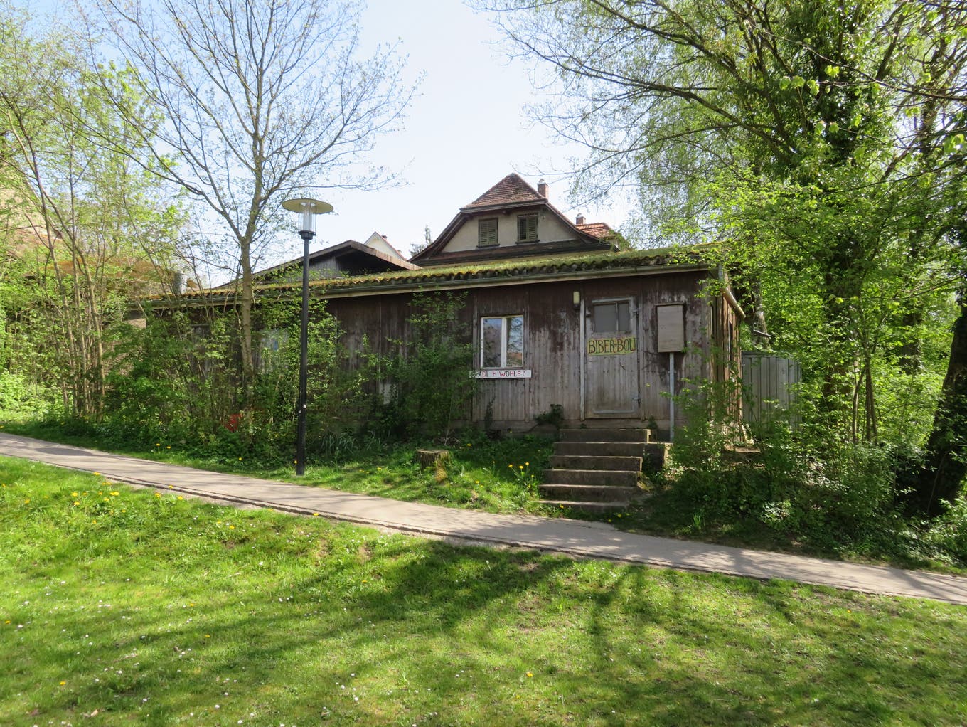 So sieht das alte Pfadiheim bei der Bleichi aus, das seit Jahren sanierungsbedürftig und viel zu klein ist.